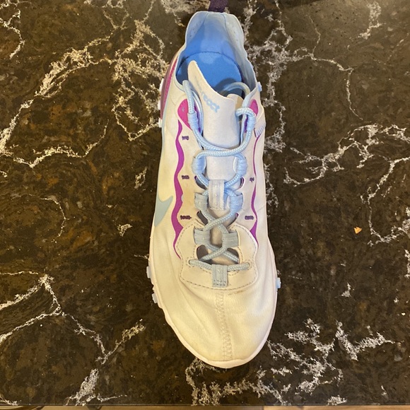 Gently worn Nike react - Picture 2 of 3